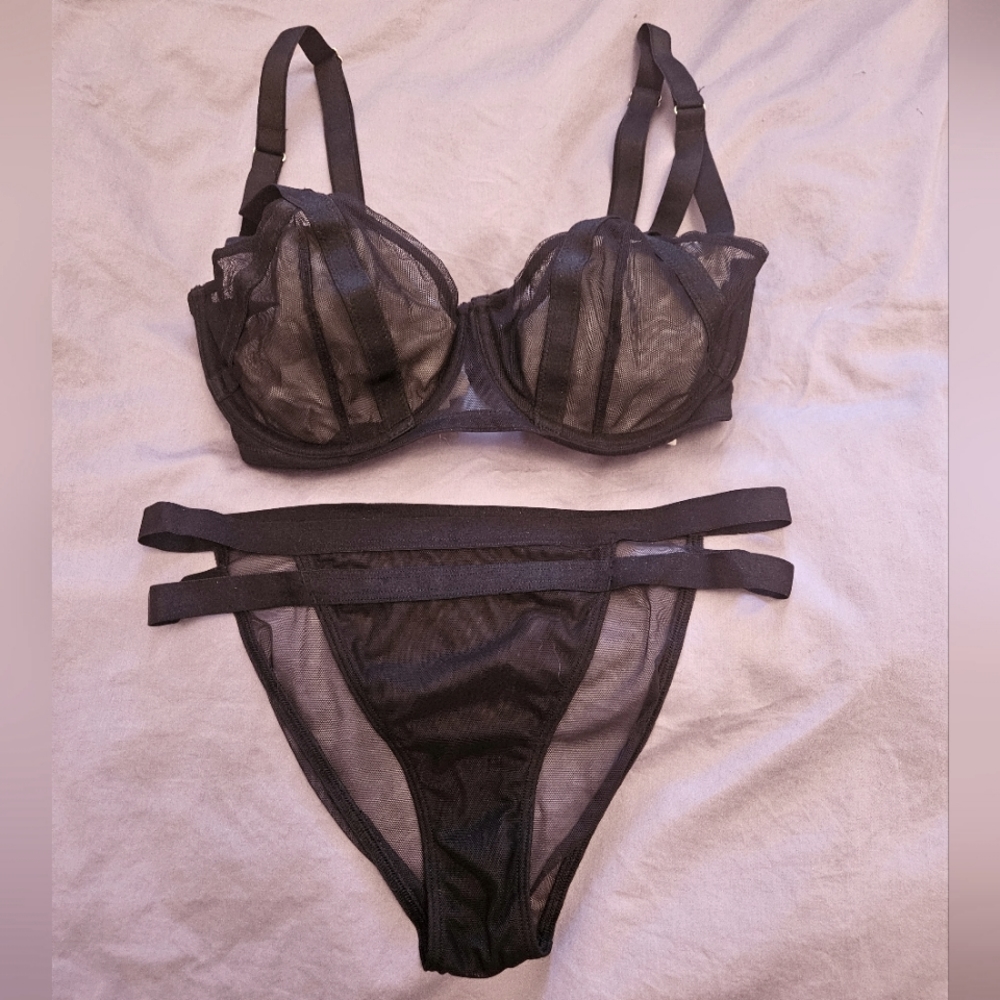 VS Bra & Panty Set